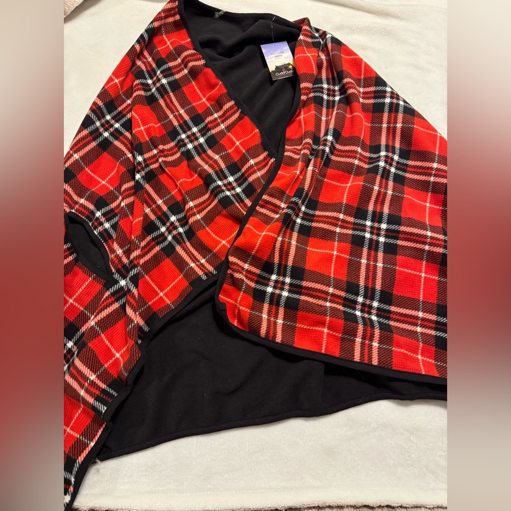 Cuddl duds red plaid poncho cape  thermal